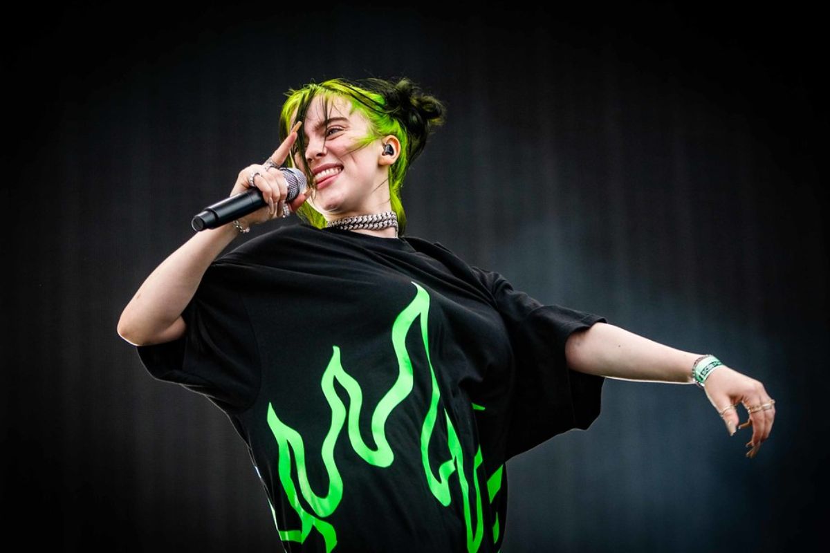 Billie Eilish Author: https://www.flickr.com/photos/142899511@N03/48590442776 https://creativecommons.org/licenses/by/2.0/