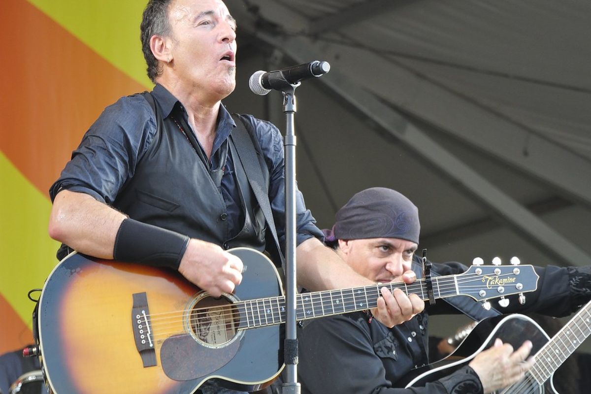 Bruce Springsteen Author: https://www.flickr.com/photos/75972766@N02/ https://creativecommons.org/licenses/by/2.0/